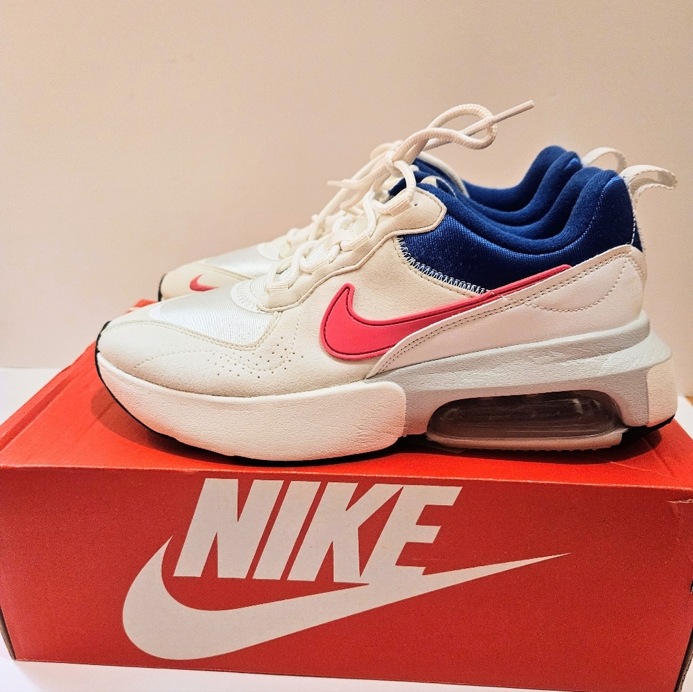 Nike Women's Air Max Verona